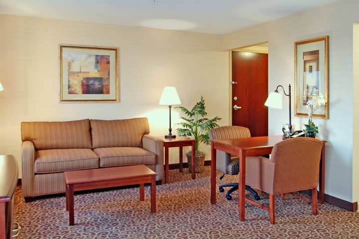 Hampton Inn&Suites Greensburg Exterior foto